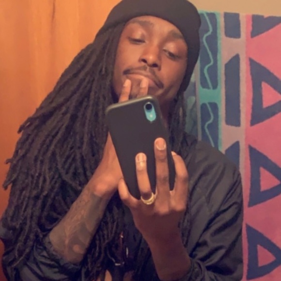 Meet your Posher, Gerrin - Picture 1 of 2